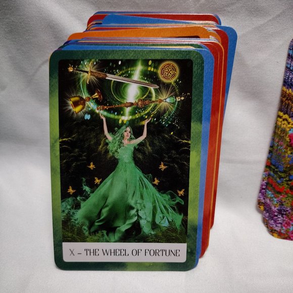 The Chakra Wisdom Tarot - Picture 9 of 9